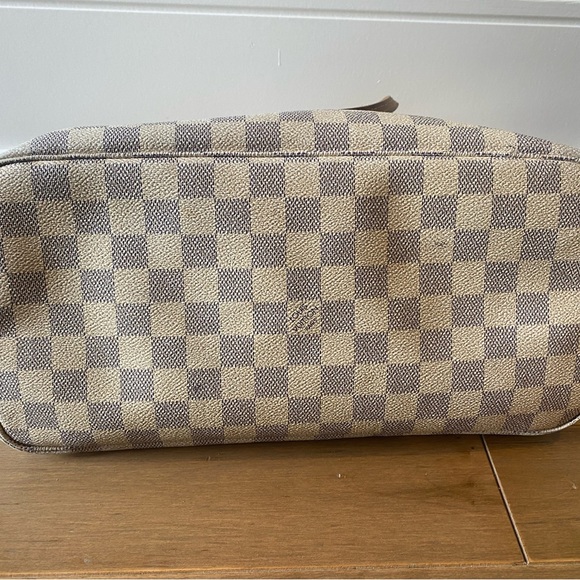 (SOLD). Authentic Louis Vuitton Neverfull MM Azur - Picture 6 of 12